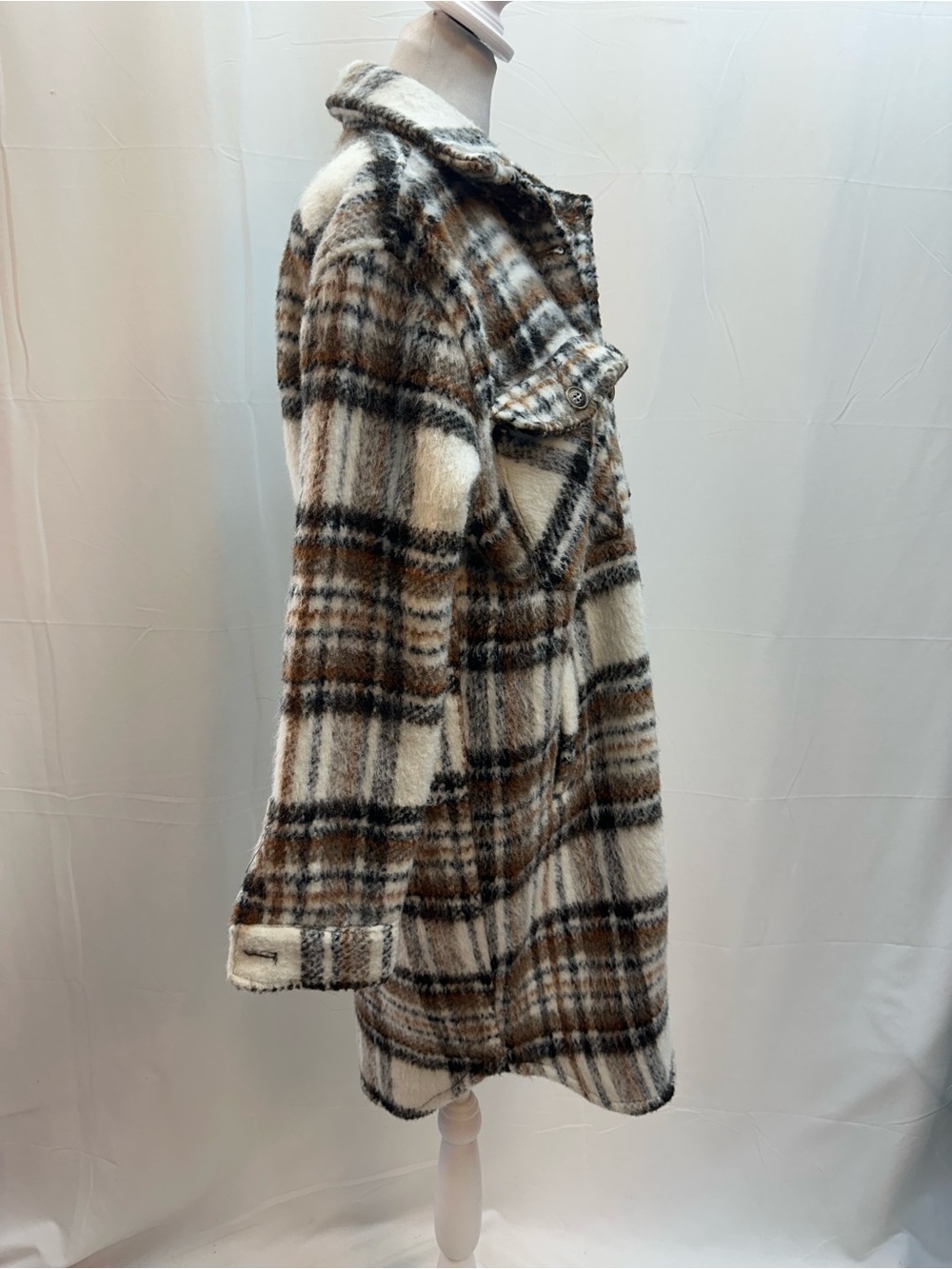 Blank NYC Cream Brown Black Plaid Teddy Shacket Jacket XS - Picture 3 of 4